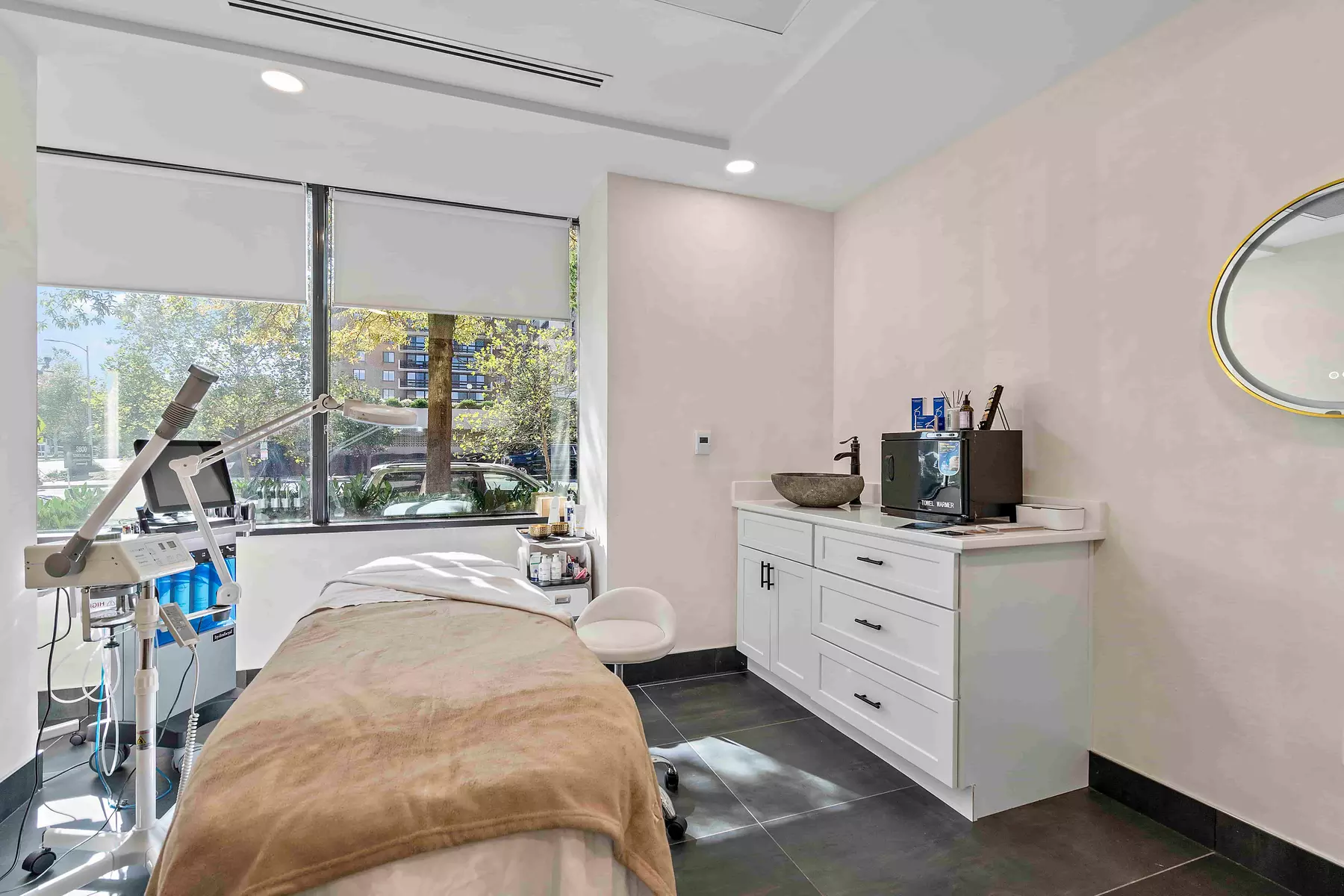 Laser Hair Removal for M, L, XL Areas and Full Body plus HydraFacial