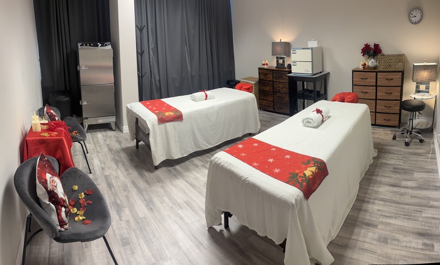 Image 2: Unwind with Solo or Couples 60-Min Thai Massage, Facial & More