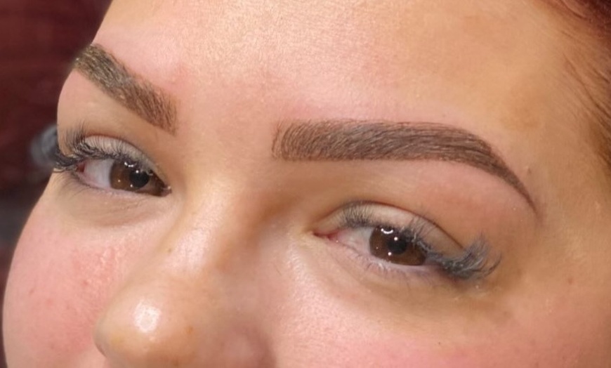 Image 5: Maquillage semi-permanent des sourcils avec l'Institut Lisa Mendes
