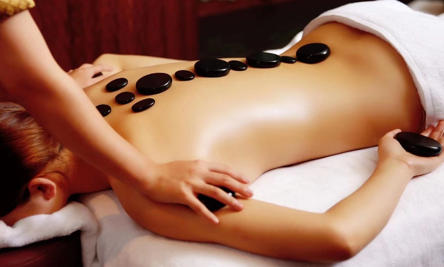Image 2: Get a 40 minutes custom choice of massage package at Day Spa Massage