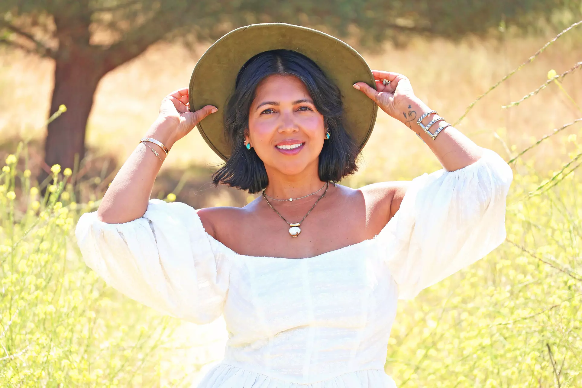30-Min Outdoor session - Photoshoot or Headshot + 10  Photos At Annika Alexandra Photography  (Up to 38% Off)