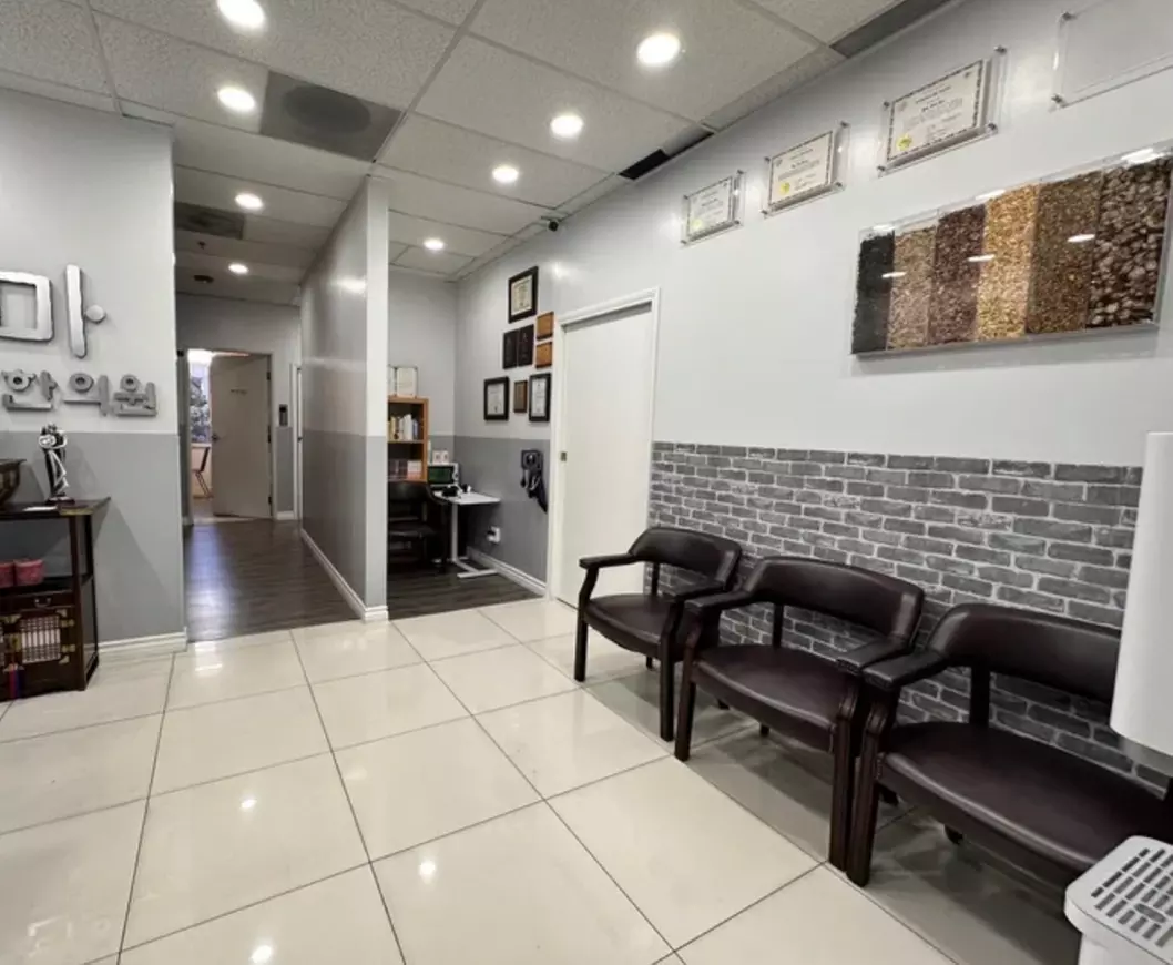 Chiropractic Exam, Adjustment & Therapeutic Massage for Pain Relief