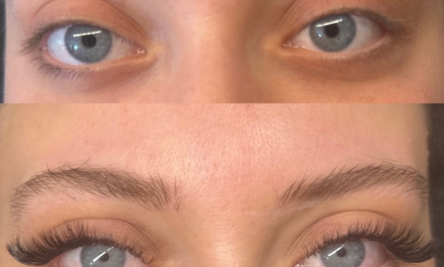 Image 4: Wimpernverlängerung 1:1- oder Light Volumen Technik für 1 Person