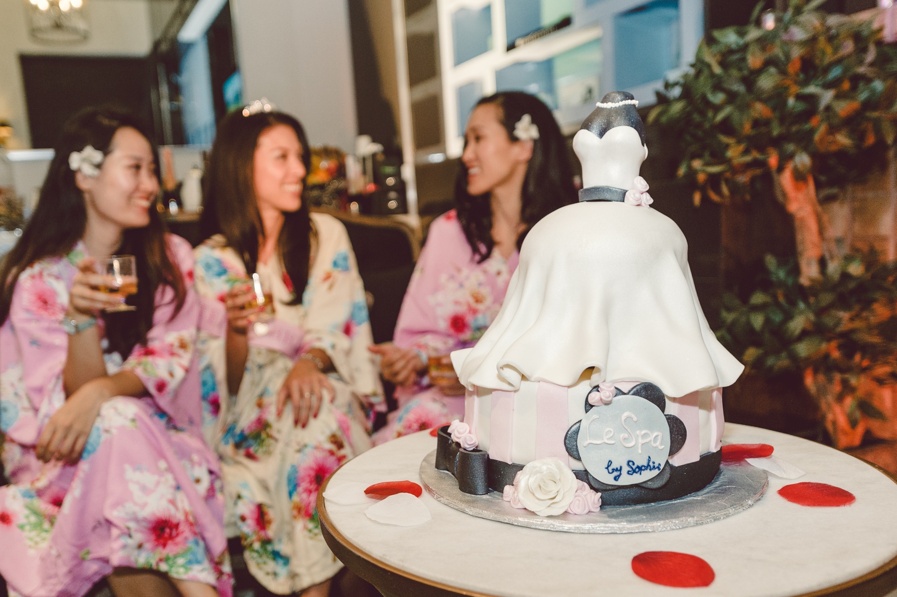 Facial Contour Luxe Treatment with Scalp and Shoulders Tension Relief