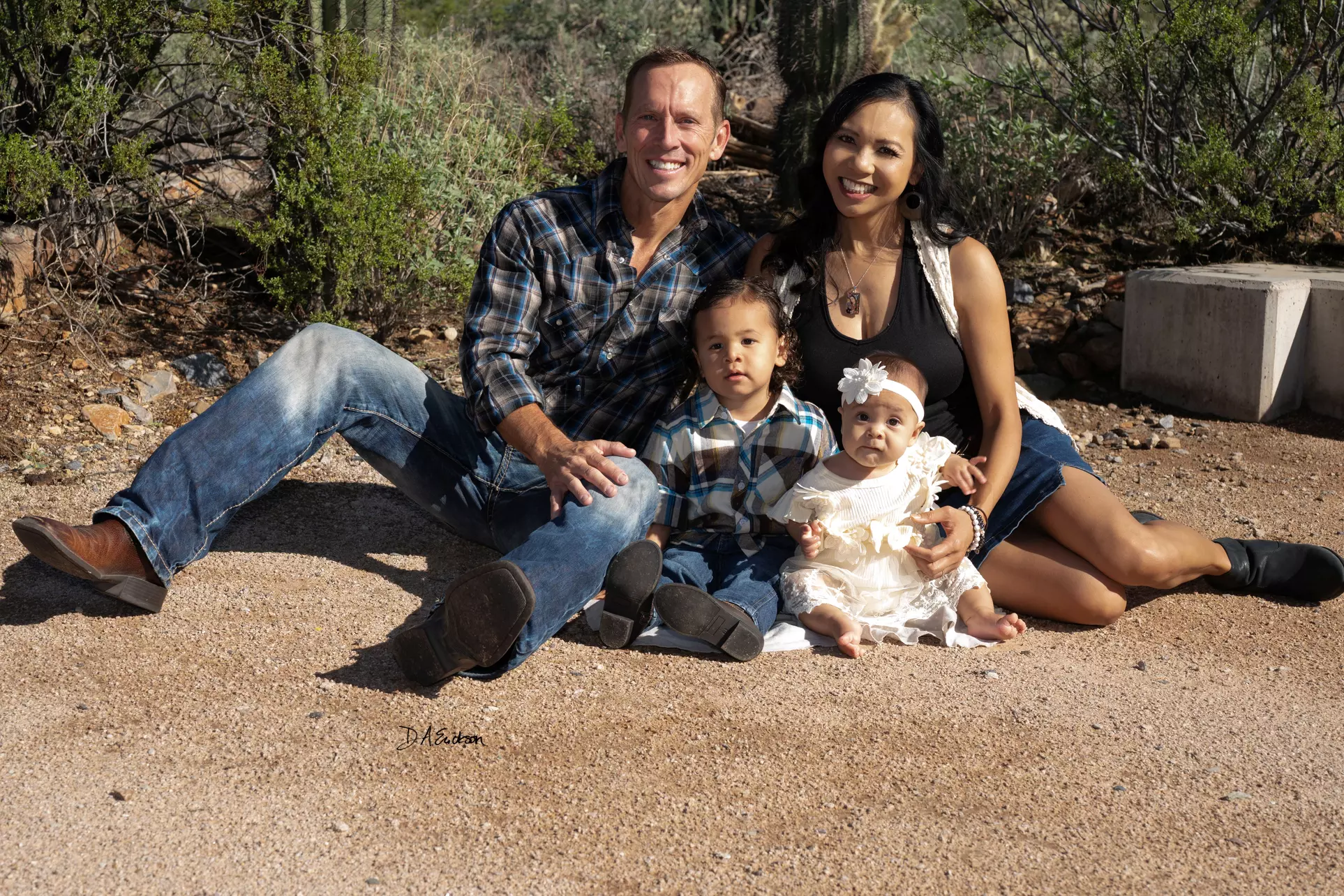 60 or 90 Minute Outdoor Photography Session w/ Photo Package & More