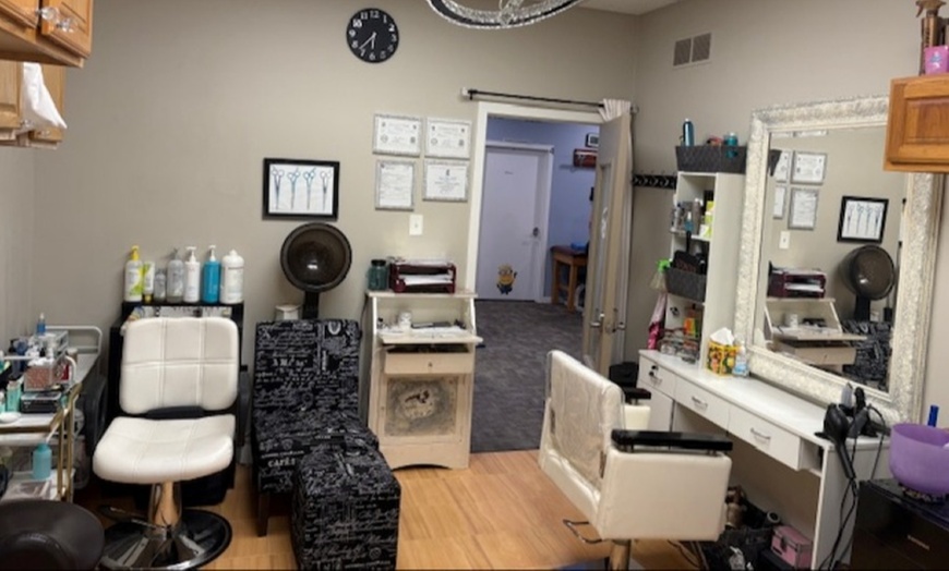 Image 2: Haircut, Condition & Blowdry and Regrowth or Choice of Hair Color