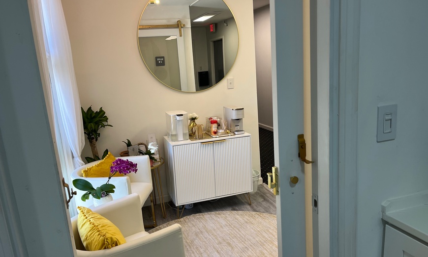 Image 3: Up to 37% Off on Facial - Pore Care at Mynd Spa