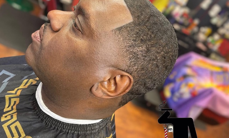 Image 2: Up to 30% Off on Salon - Men's Haircut / Barber at Lucci Cut My Head
