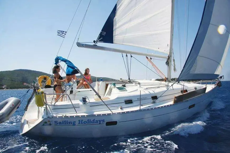 Experience Private Yahts' Catalina 30ft sailboat adventure with options to sail with or without a captain, saving up to 40% - Primary Image