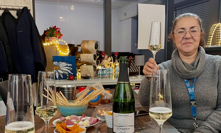 Image 5: Kleine Runde, großer Geschmack: Weinprobe mit Tapas für 4-8 Personen