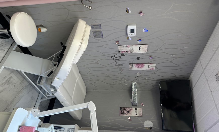 Image 4: Relax with a Lash Extensions, Hard gel/Full set, and Pedicure 