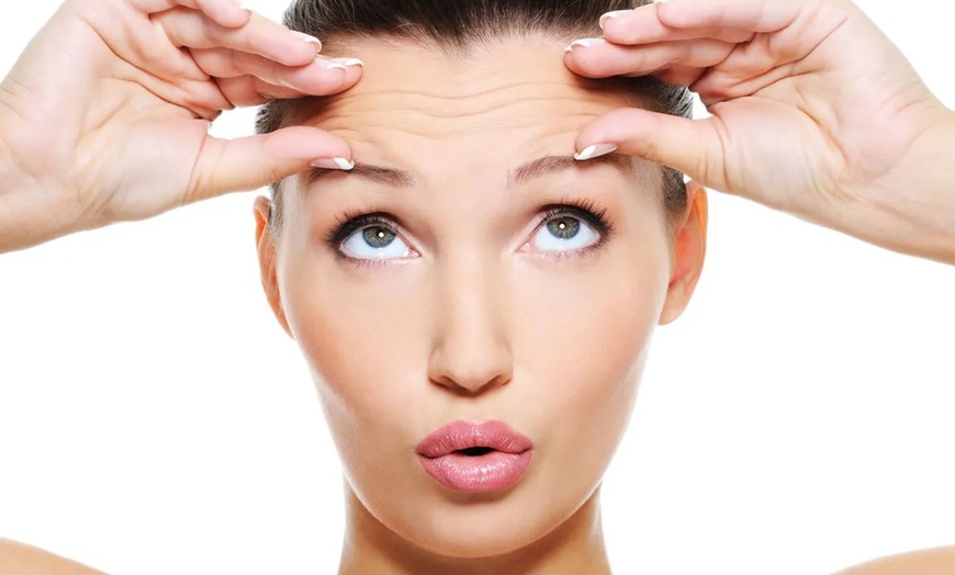 Image 1: 20 or 40 Units of Daxxify at Luxury Spa