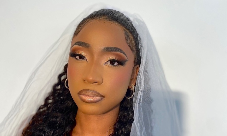 Image 7: 90-Min Naturally Me or Soft Glam Makeup Application