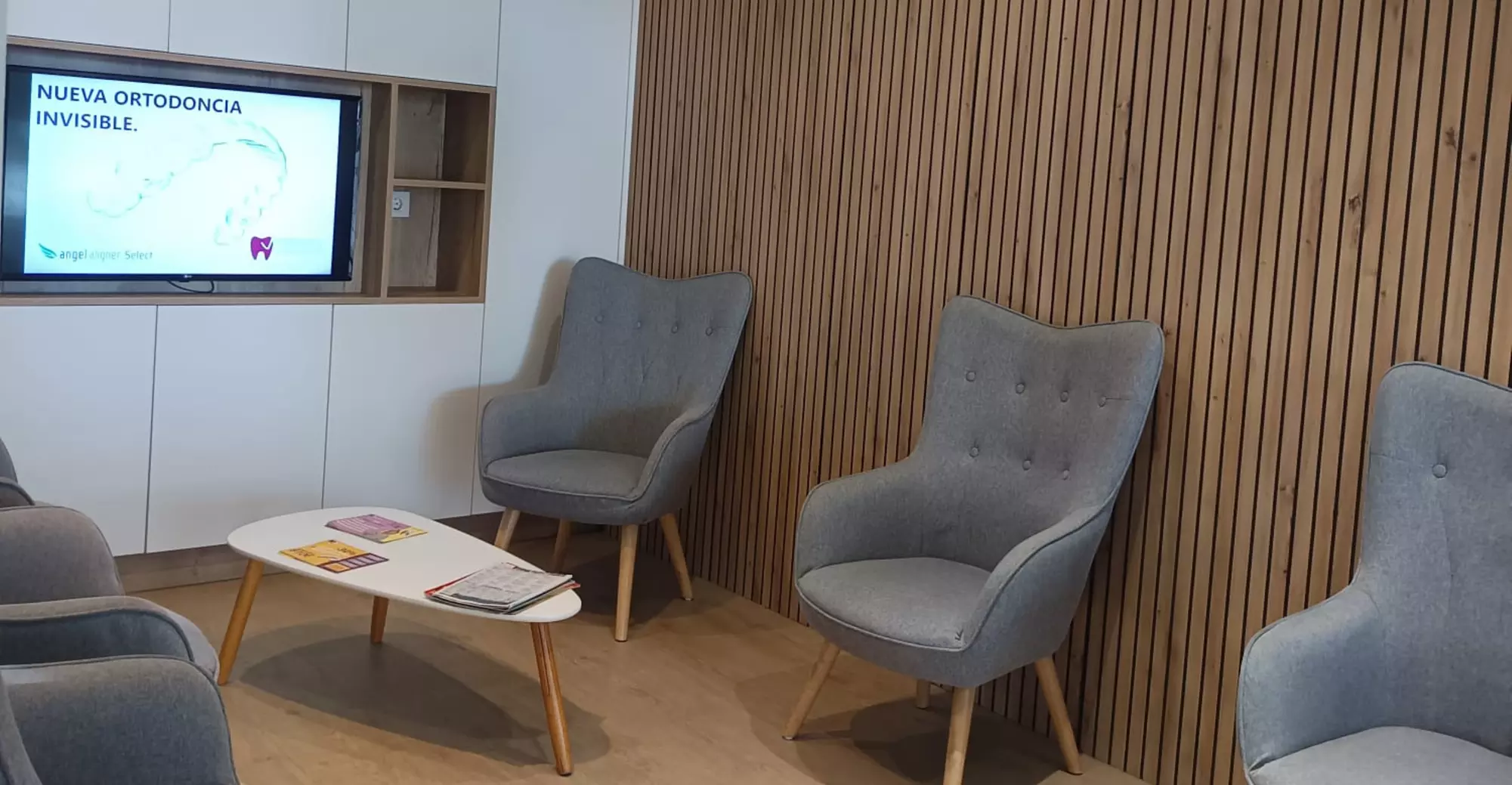 Limpieza dental y revisión con opción a TAC dental en clínica familiar