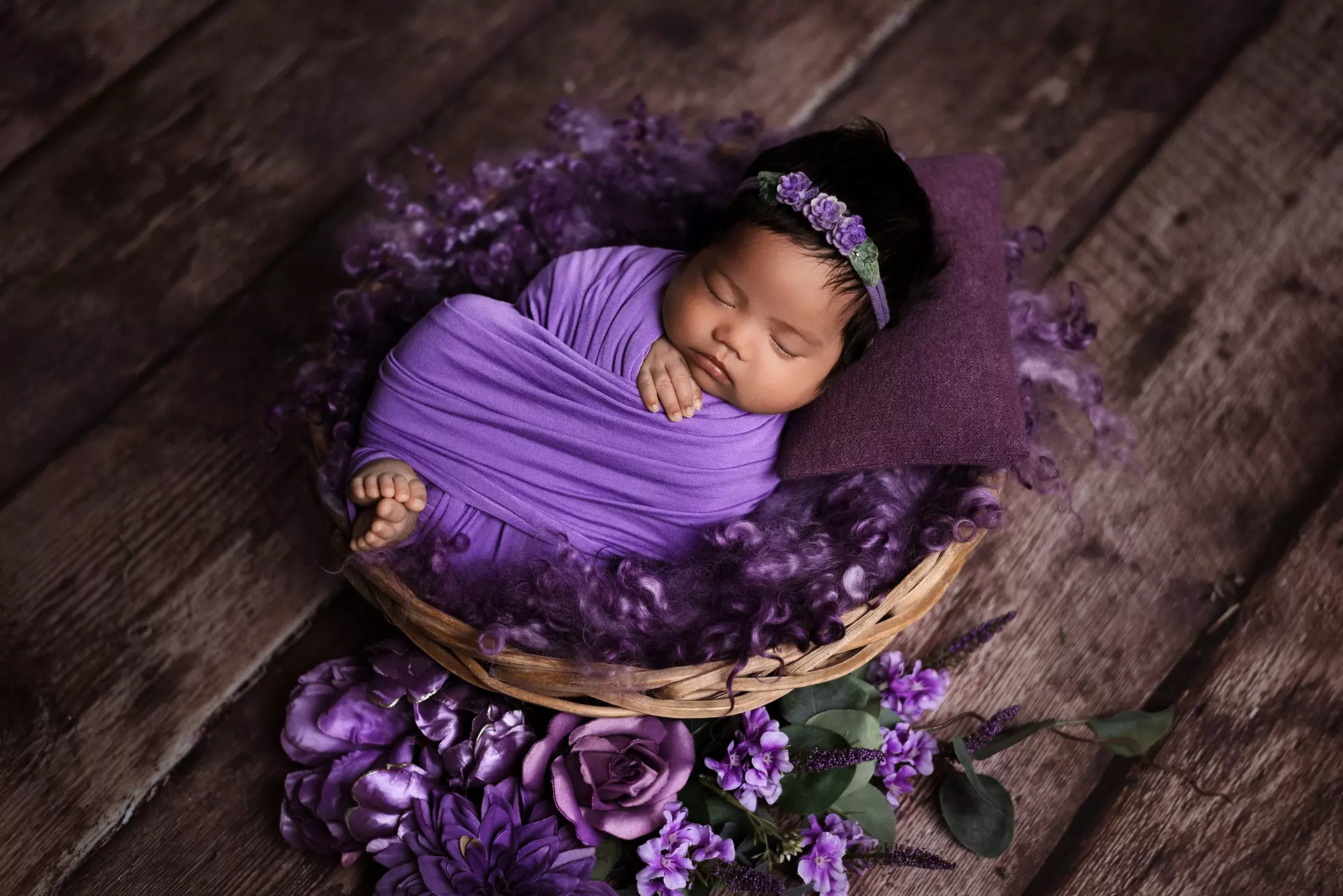 Celebrate your Child with In-Home Newborn Baby Photoshoot