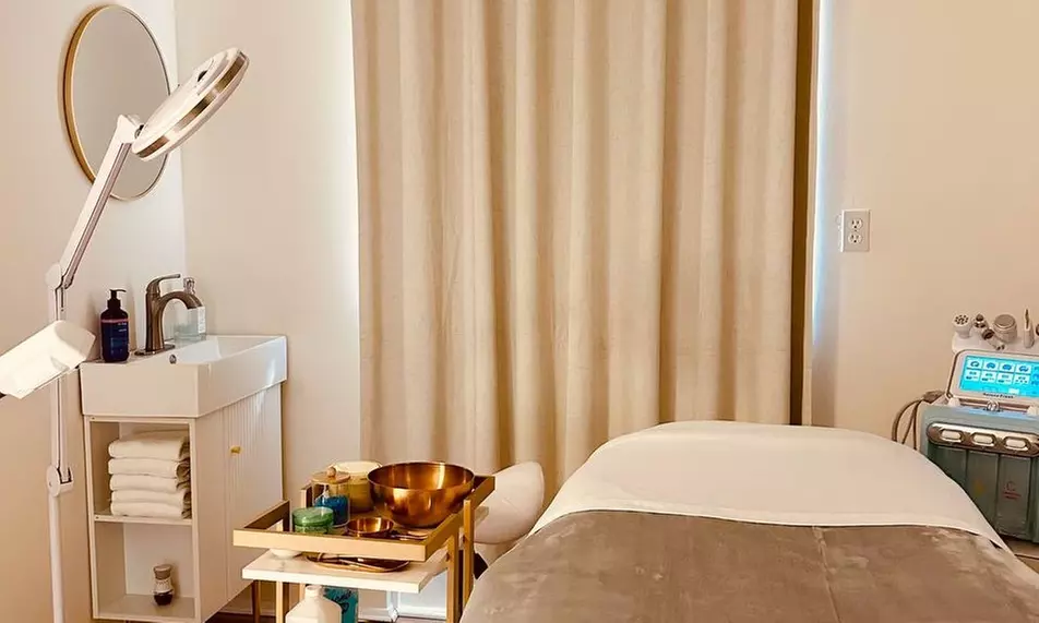 Atrosa Signature Facial for a Fresh Look!