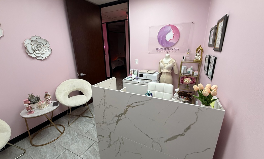 Image 5: Deep Tissue or Swedish Massages & Facials with Hot Stones 