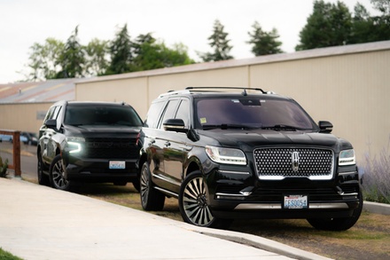 Airport transfer First class SUV ( Seattle - SeaTac ) - SUV Seattle Services - Airport Transfer & Limousine Service.
