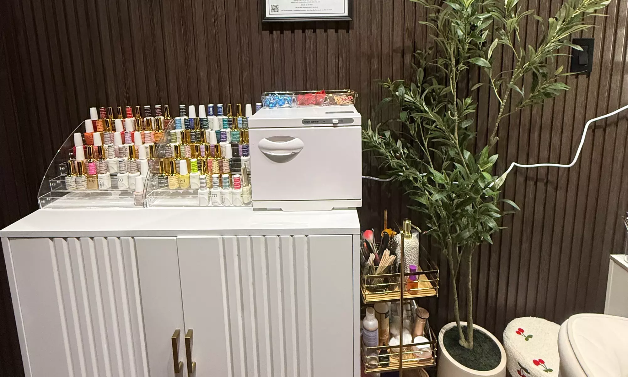 Get Manicure and Pedicure for Stunning Nails!