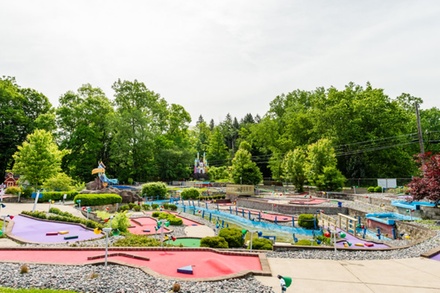 Mini Golf For One - Buzzard Cove Hinckley, Ohio