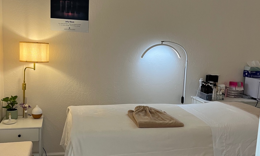 Image 2: Up to 35% Off on Facial - Oxygen at Kavini Skin Care