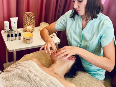 1 x liftingujący masaż twarzy Kobido (60 min) - Gabinet Rehabilitacji i Masażu Martyna Nowak-Gabryś