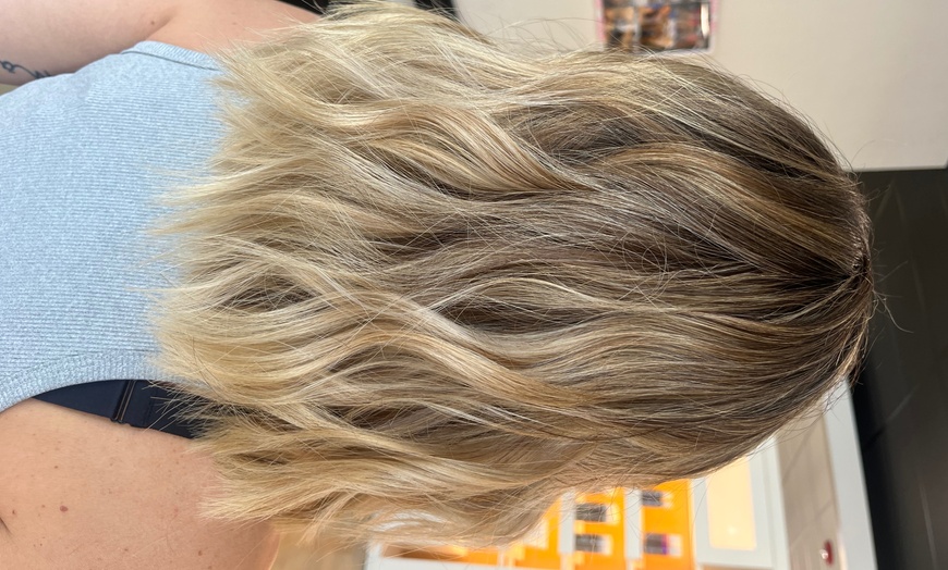 Image 9: Up to 37% Off on Salon - Hair Color / Highlights - Roots at Srqblondingbabe