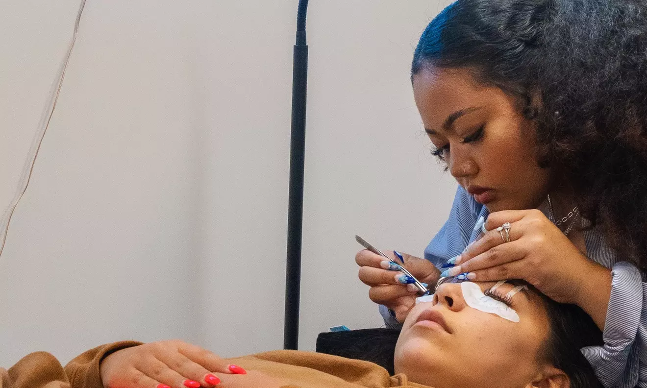 Get Stunning Lashes with Custom and Model Full Sets