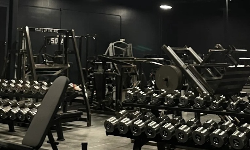 Image 7: Personalized 1:1 Training Sessions at 12 Circle Fitness