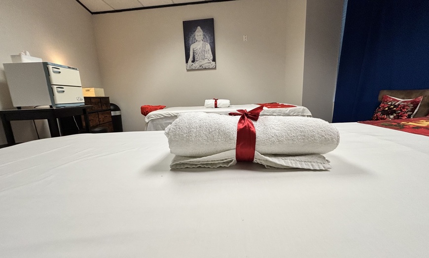 Image 4: Unwind with Solo or Couples 60-Min Thai Massage, Facial & More