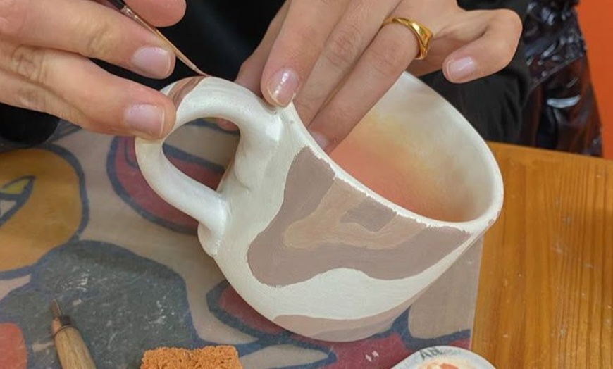 Image 3: Taller creativo a elegir con picoteo y bebida para 1 o 2 personas