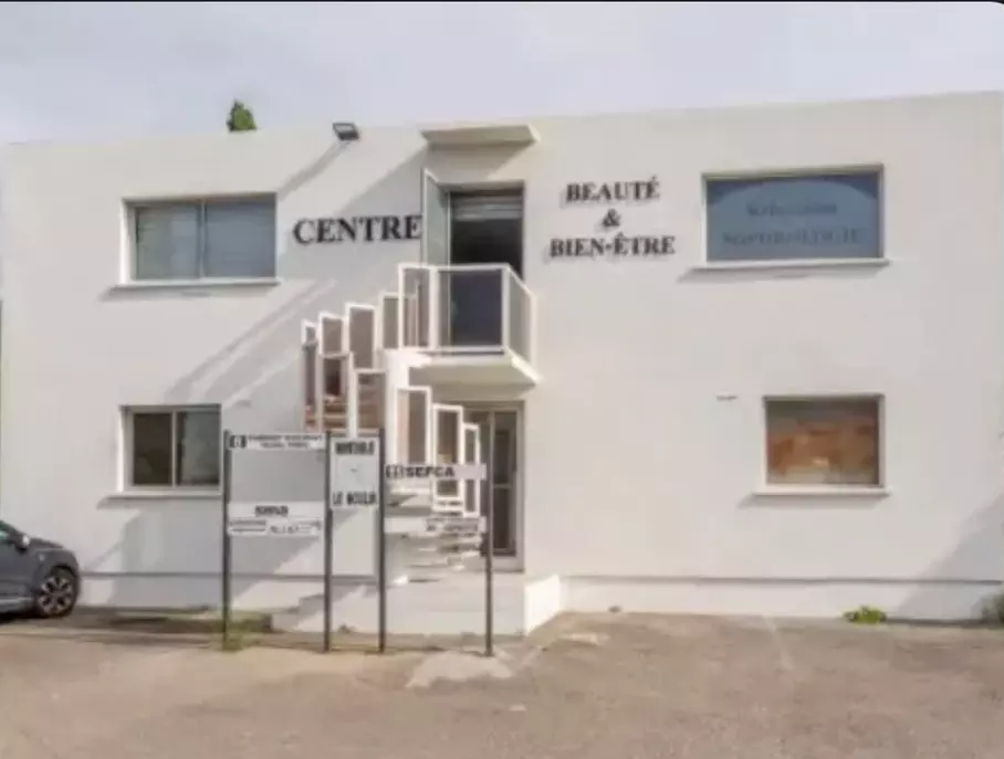 Jusqu'à 67% de remise sur Épilation laser chez Bella Addict - Image 3