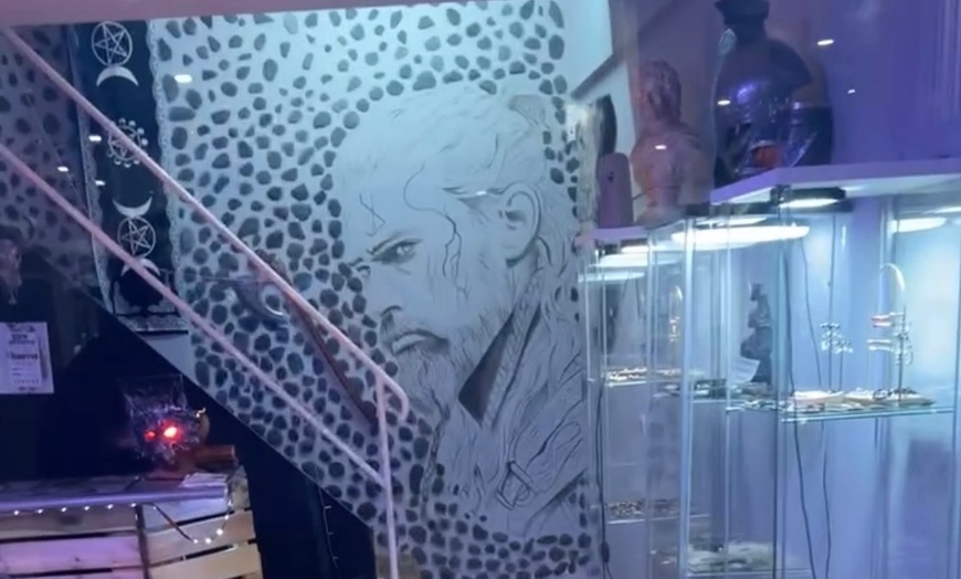 Image 2: 1 o 2 tatuajes de 5x5 cm para 1 persona en Wolf Tattoo Figueras