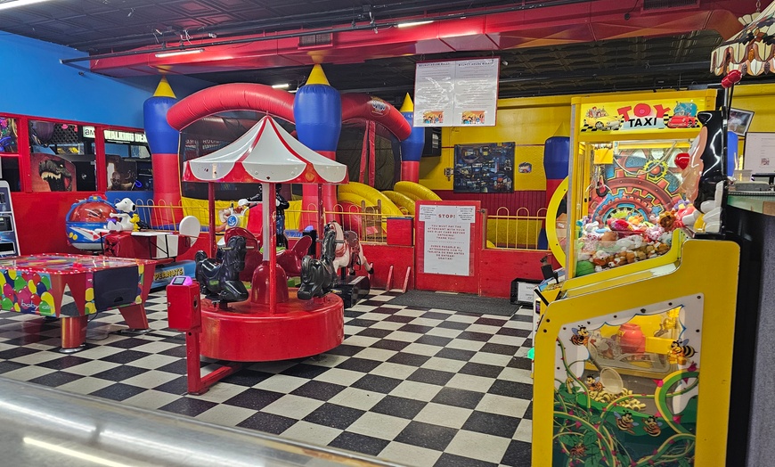 Image 3: Enjoy Eat and Play Specials at the Arcade 