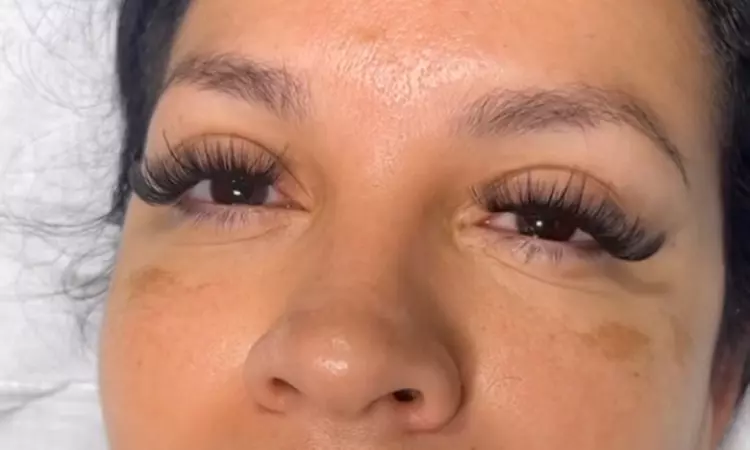 Full Set of Classic Eyelash Extensions with Optional Volume or Fills