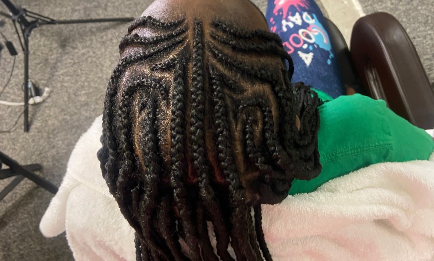 Image 3: Choose Knotless or Box Braids for a New Look!