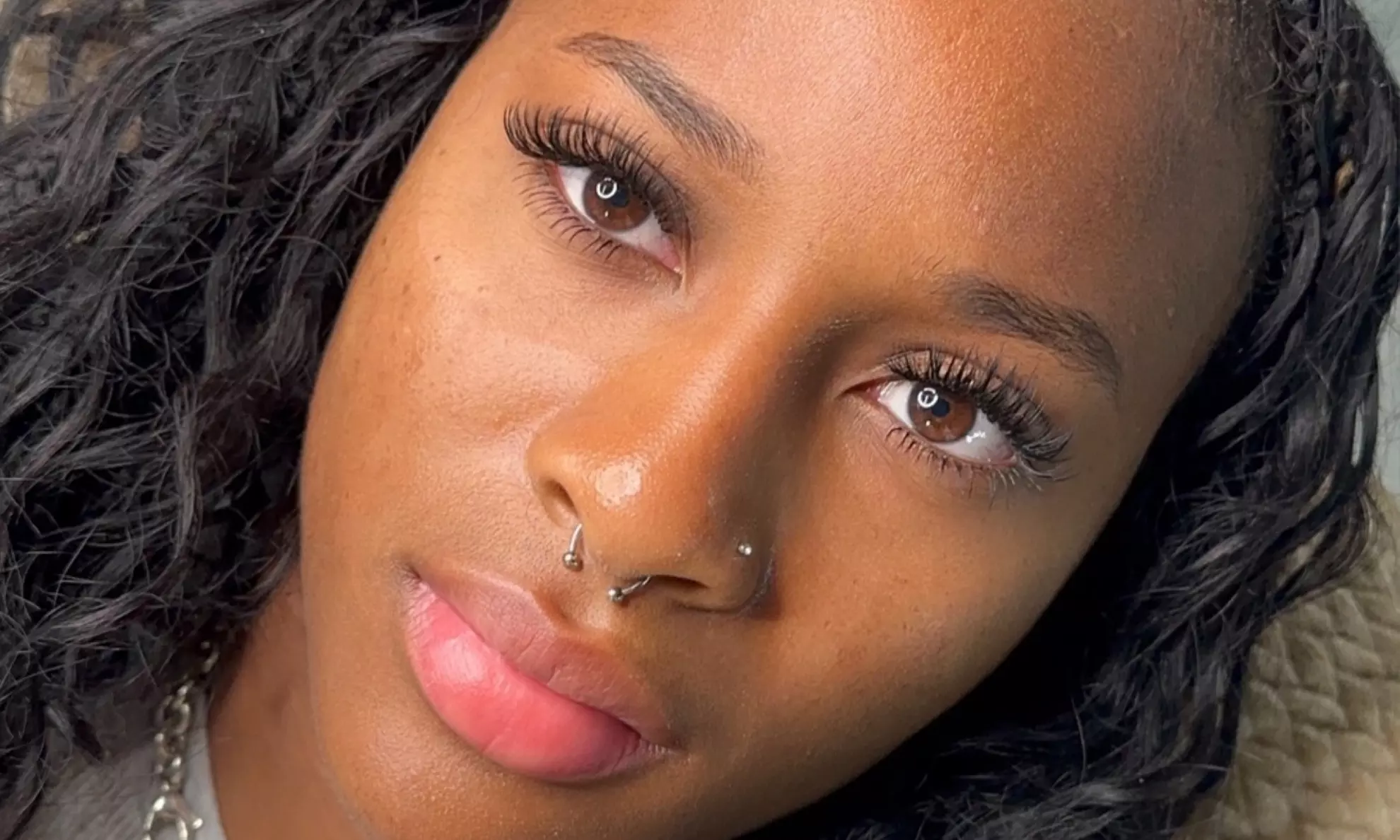 Fresh Look Guaranteed: Classic Wet Set / Volume Lash Set w/ One Refill