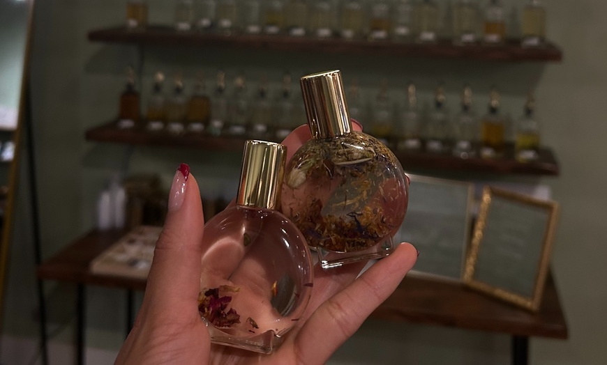 Image 4: Candle & Perfume Experience Workshop for Solo or Couples