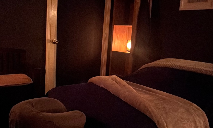 Image 6: Relaxing 90-Minute Massage: Choose Relaxation or Hot Stone