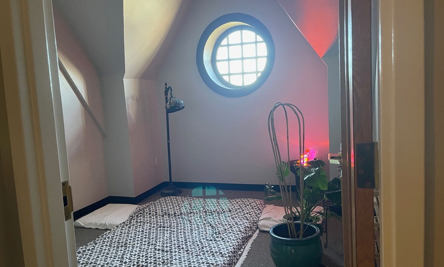 Image 5: 45- or 75-Minute Shiatsu Treatment with Reflexology