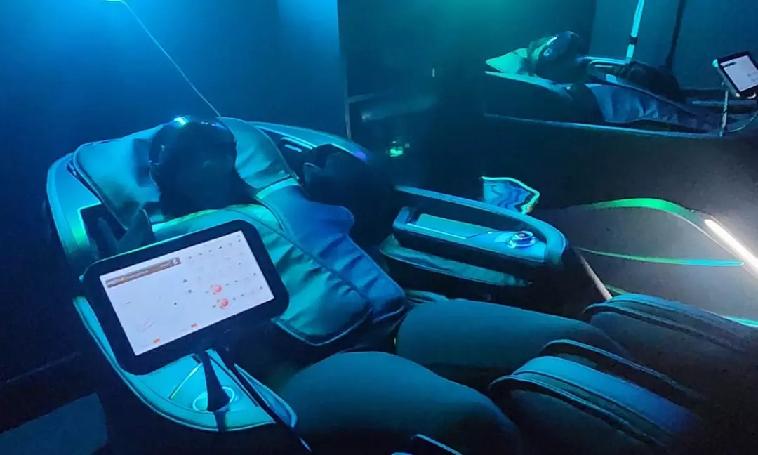 Discover Escape Zero Gravity Massage's Hands-Free Experience with Couples Sessions Up to 32% Off