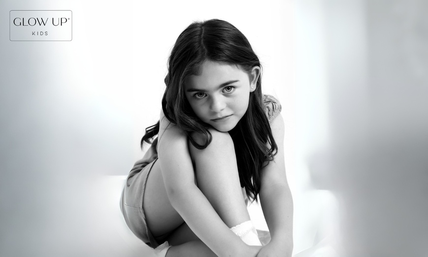 Image 3: Experience a  Runway Photoshoot Experience with Mini Makeover