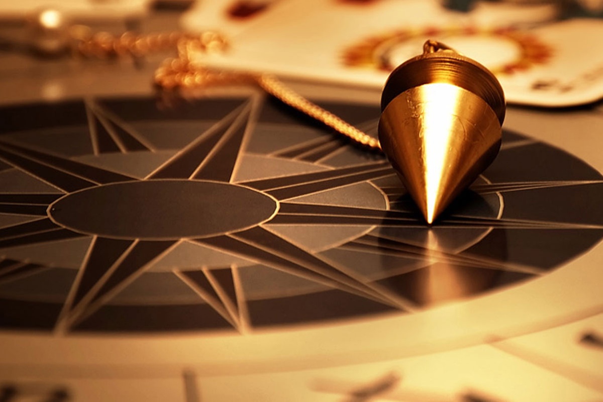 Voyance par téléphone : guidance médium avec Astrid