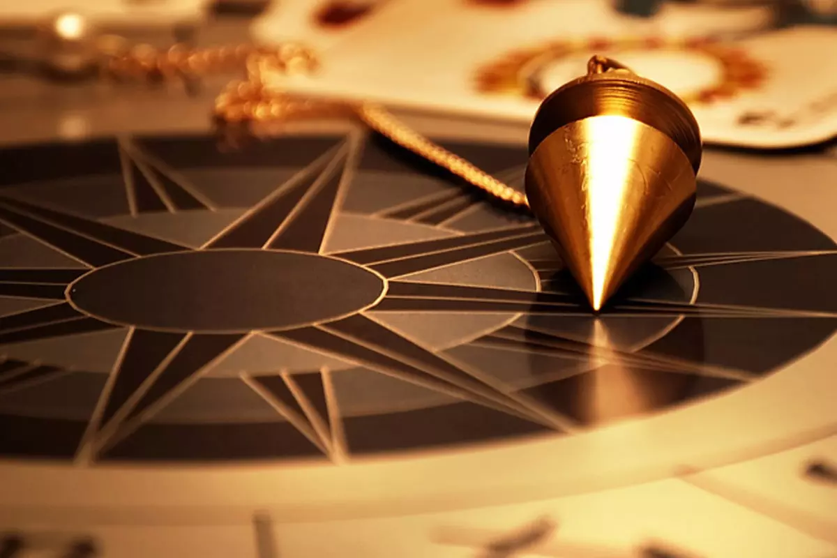 Voyance par téléphone : guidance médium avec Astrid