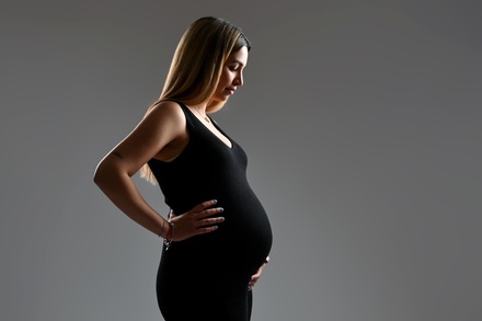 Shooting photo femme enceinte d’1h30 en studio pour 2 personnes avec 1 photo numérique