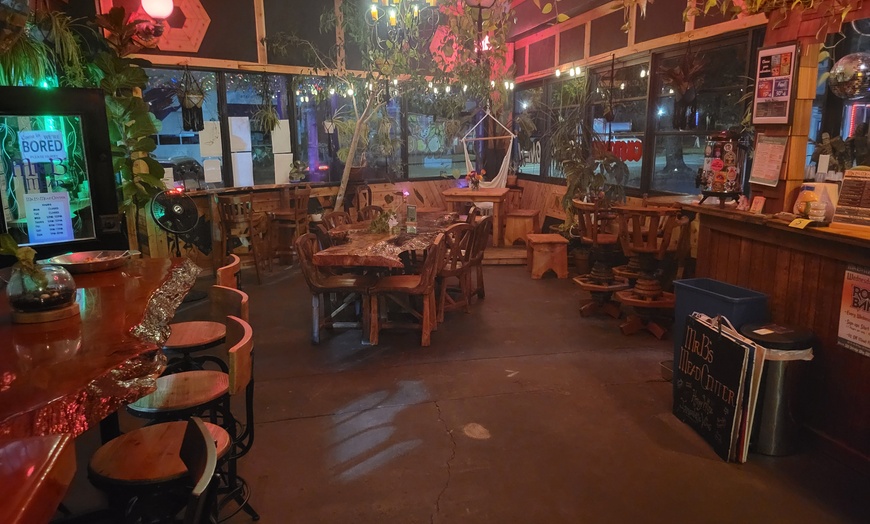 Image 2: Discover Unique Mead Tastings & Flights - Over 20 Rotating Varieties