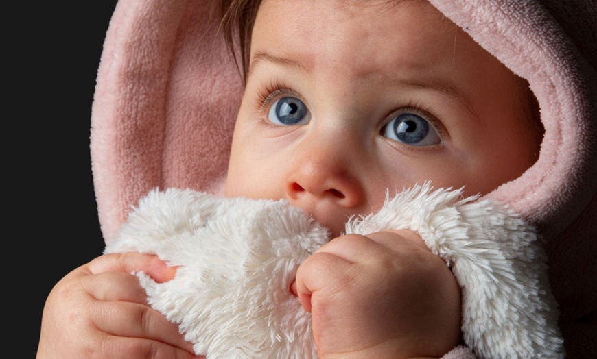 Image 12: Baby Photoshoot with Six Prints