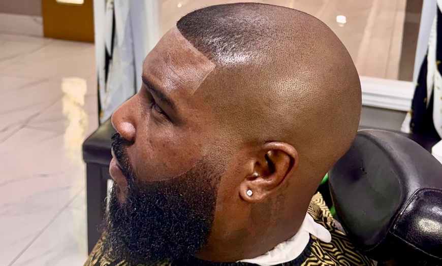 Image 5: Refined Men's Haircuts & Grooming for a Fresh New Look