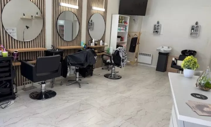 LM Beauty à Rouen : locks, tresses, vanilles, diagnostics capillaires et services beauté haut de gamme - Primary Image