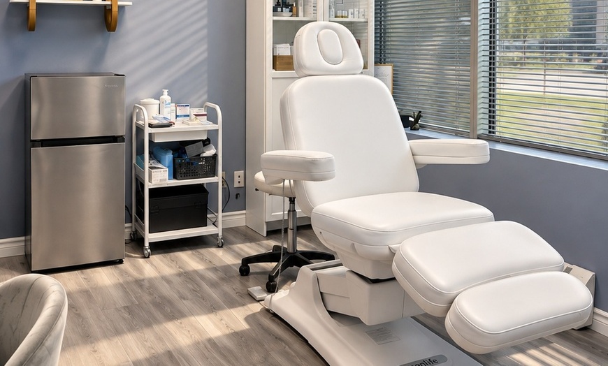 Image 3: Cosmetic Injectable: Reduce Wrinkles & Enhance Contours (20-40 Units)